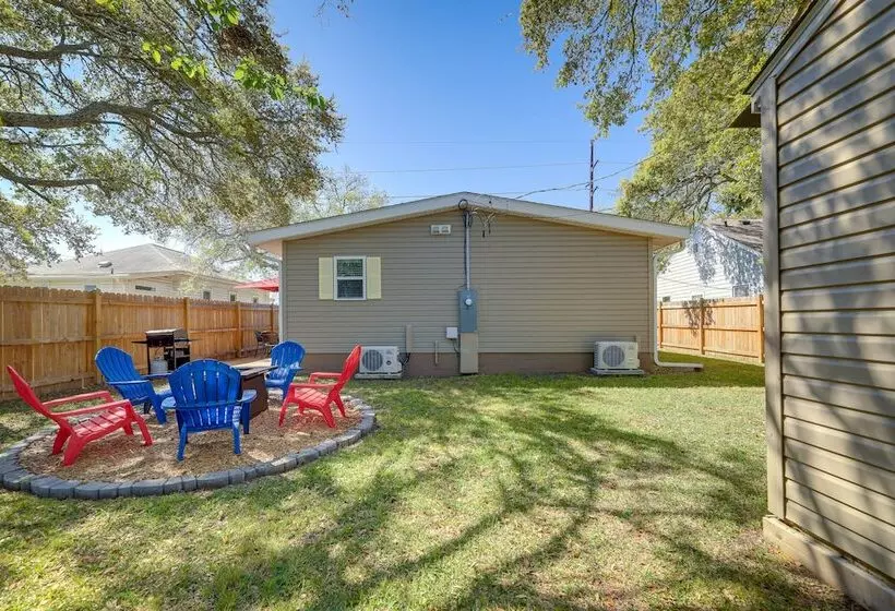 Lovely Morehead City Home W/ Fire Pit & Gas Grill