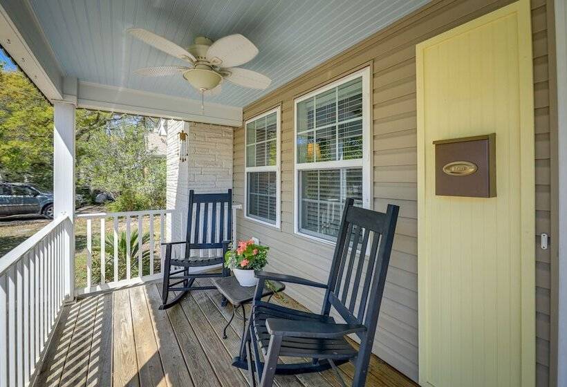 Lovely Morehead City Home W/ Fire Pit & Gas Grill