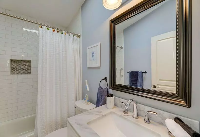 Lovely Morehead City Home W/ Fire Pit & Gas Grill