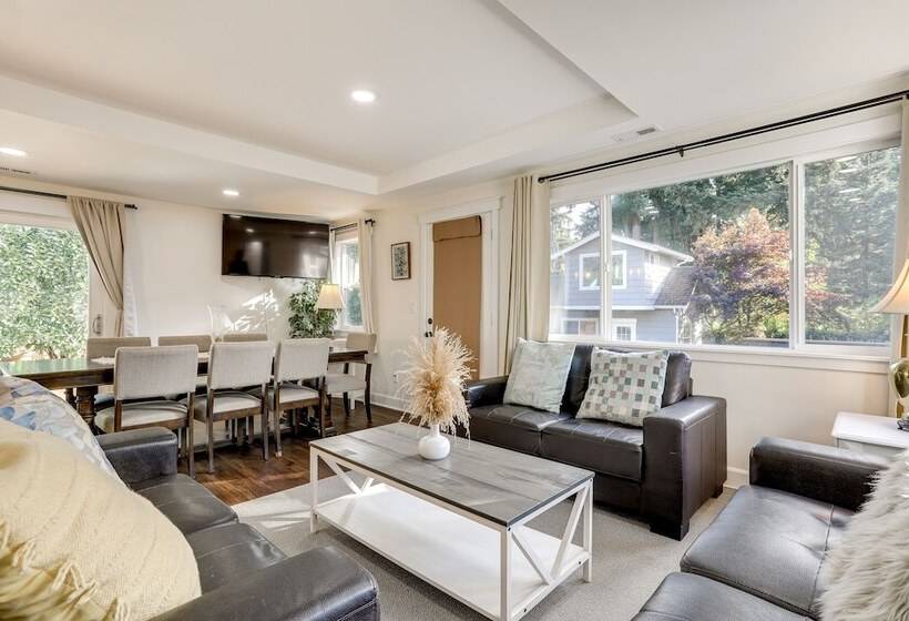 Lovely Redmond Home W/ Yard ~ 17 Mi To Seattle