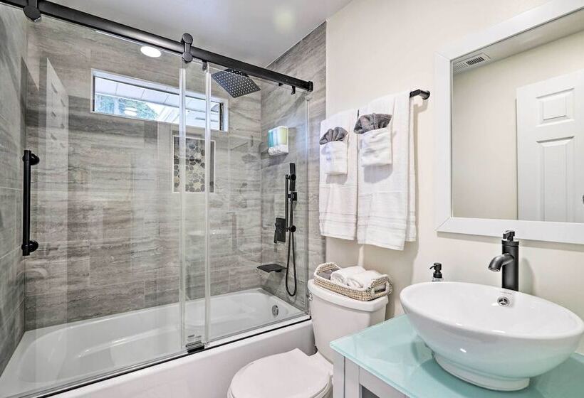 Lovely Redmond Home W/ Yard ~ 17 Mi To Seattle