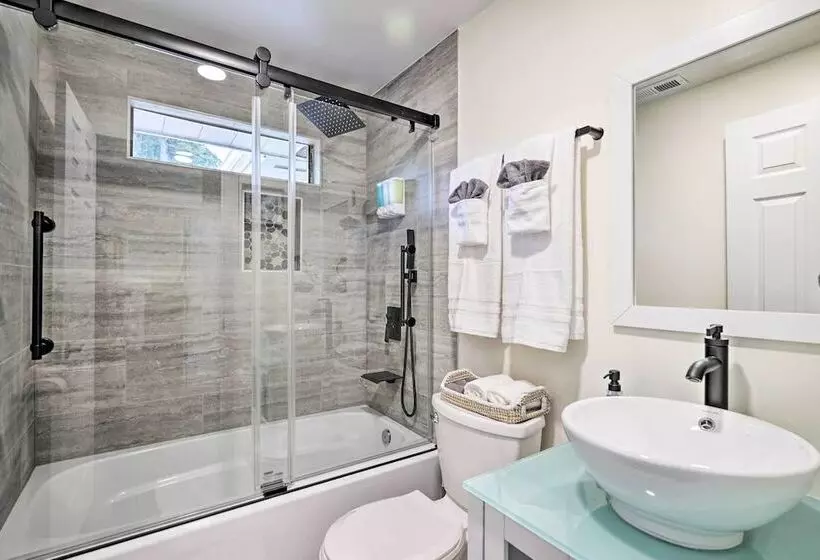 Lovely Redmond Home W/ Yard ~ 17 Mi To Seattle