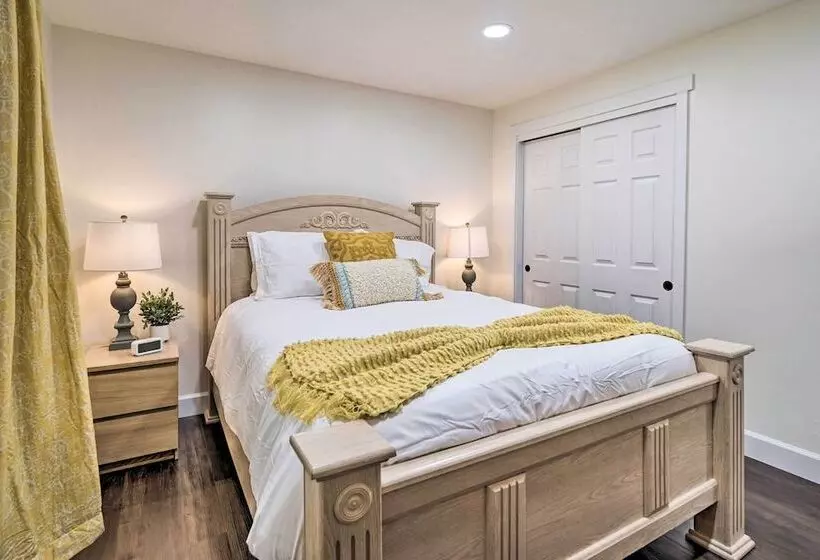 Lovely Redmond Home W/ Yard ~ 17 Mi To Seattle