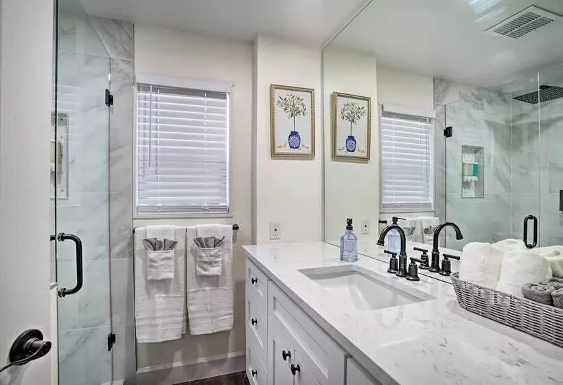 Lovely Redmond Home W/ Yard ~ 17 Mi To Seattle