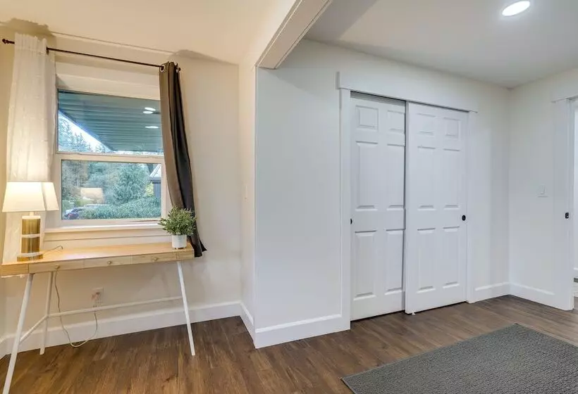 Lovely Redmond Home W/ Yard ~ 17 Mi To Seattle