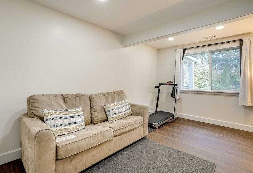 Lovely Redmond Home W/ Yard ~ 17 Mi To Seattle