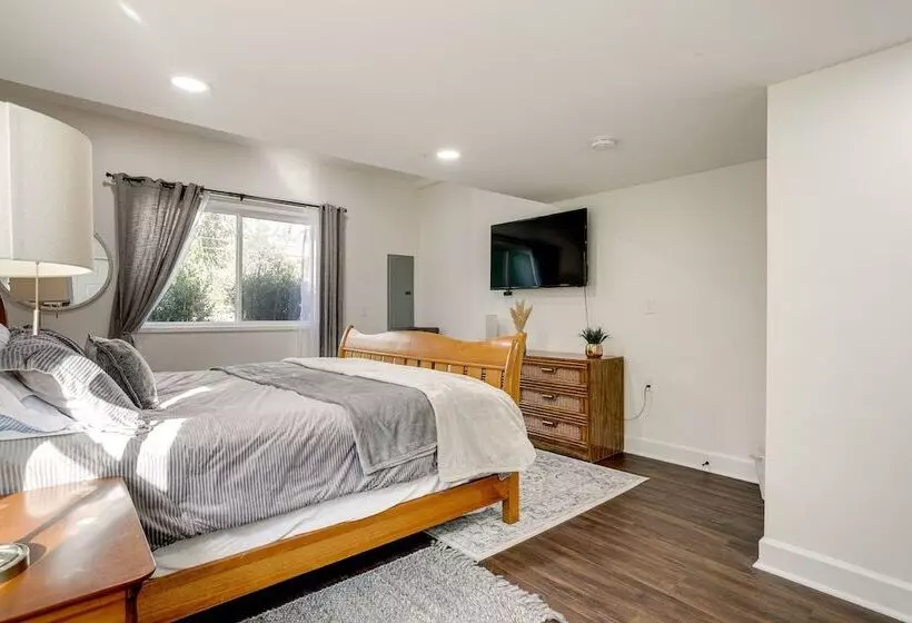 Lovely Redmond Home W/ Yard ~ 17 Mi To Seattle