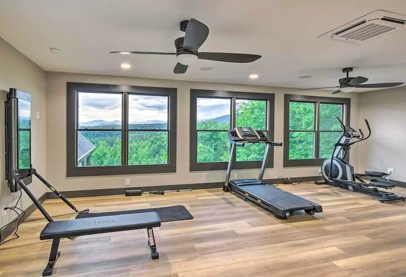 Luxe Retreat W/ Mtn View < 5 Mi To Lake James