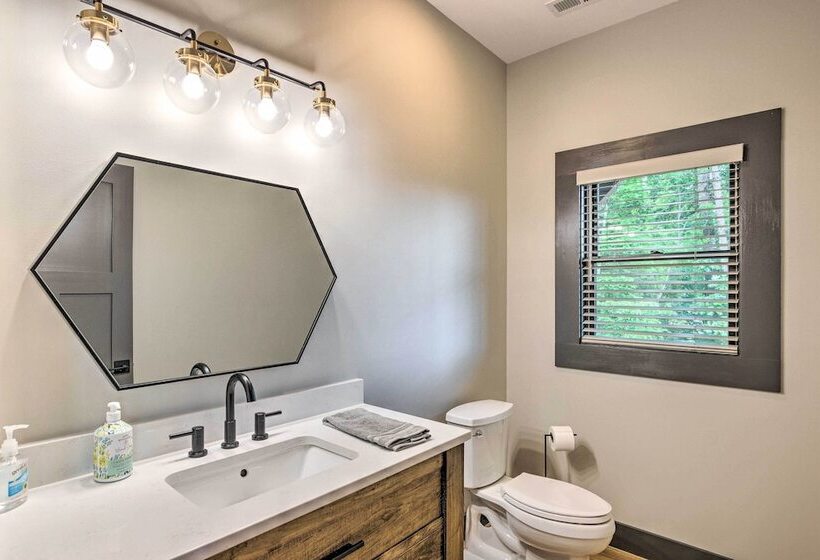 Luxe Retreat W/ Mtn View < 5 Mi To Lake James