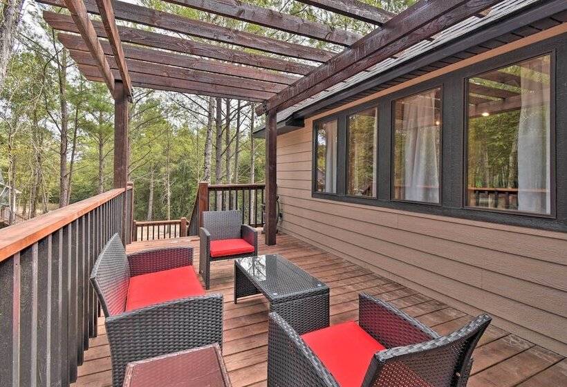Modern Broken Bow Cabin: Large Deck, Bbq & Pergola