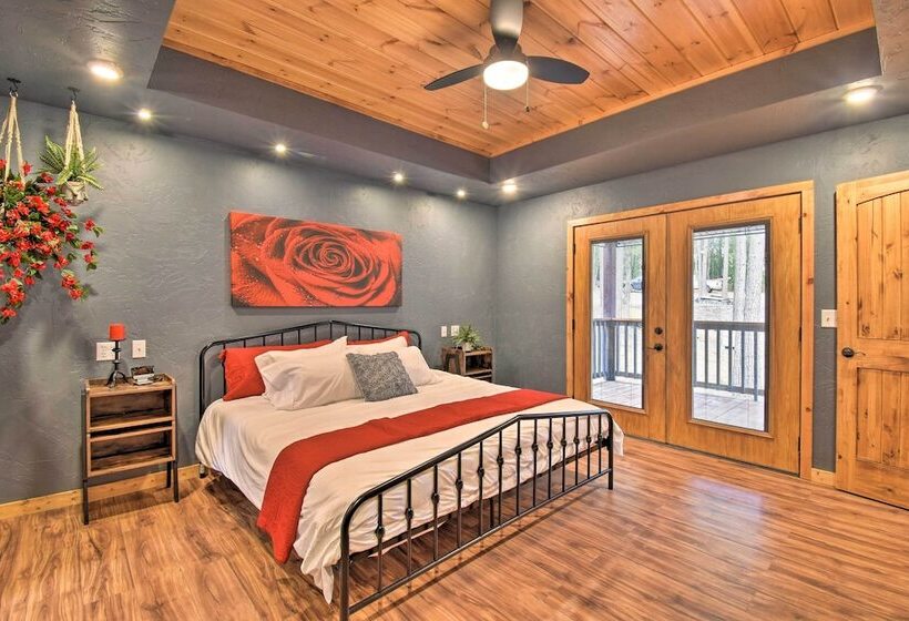 Modern Broken Bow Cabin: Large Deck, Bbq & Pergola