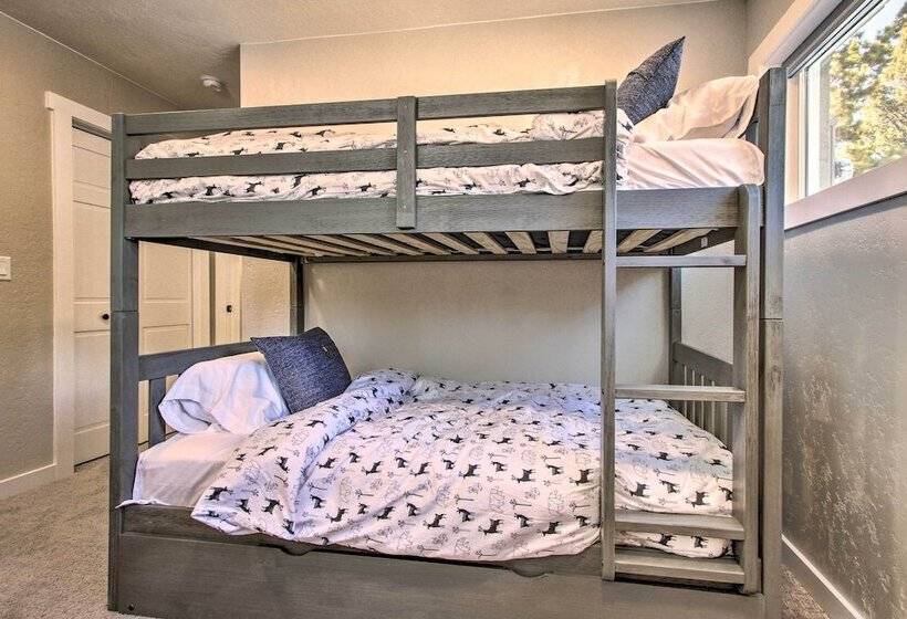 Modern Home W/ Wooded Views: 10 Mi Outside Helena!