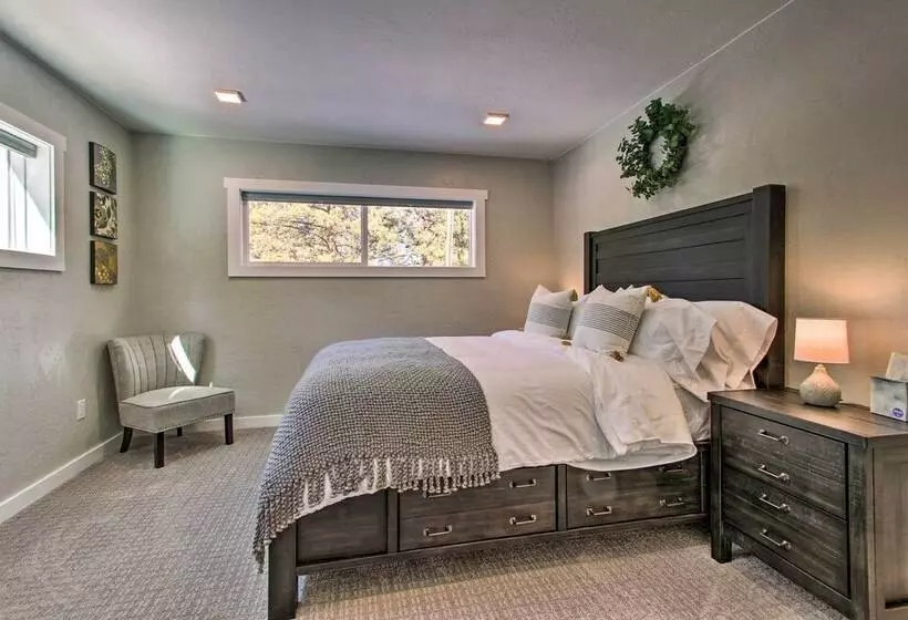 Modern Home W/ Wooded Views: 10 Mi Outside Helena!