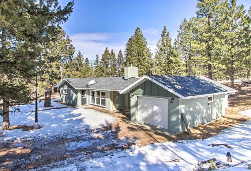 Modern Home W/ Wooded Views: 10 Mi Outside Helena!