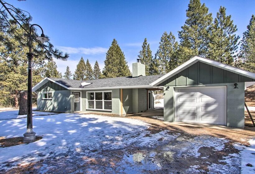 Modern Home W/ Wooded Views: 10 Mi Outside Helena!