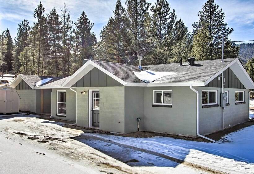 Modern Home W/ Wooded Views: 10 Mi Outside Helena!