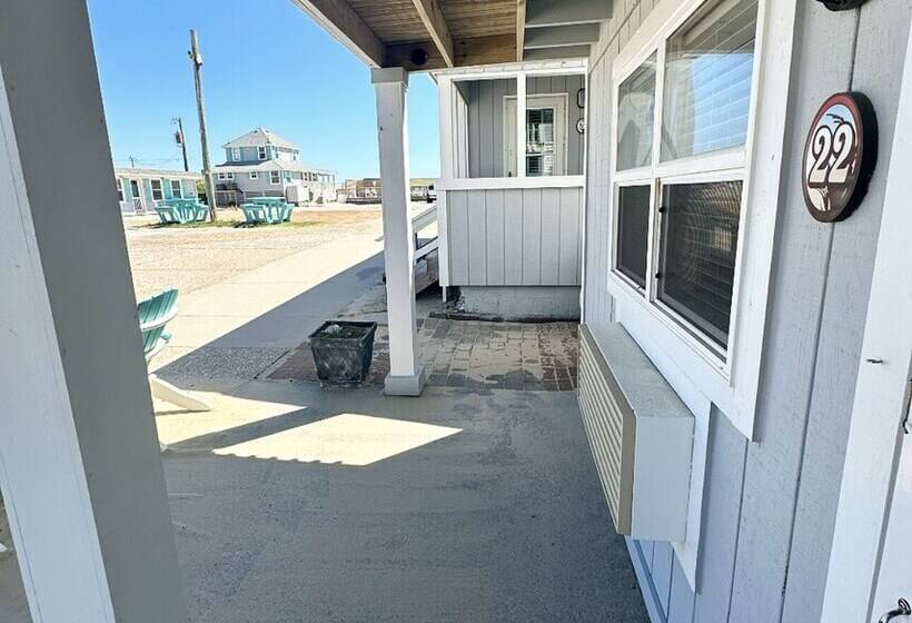 מוטל Sandspur Ocean Cottages