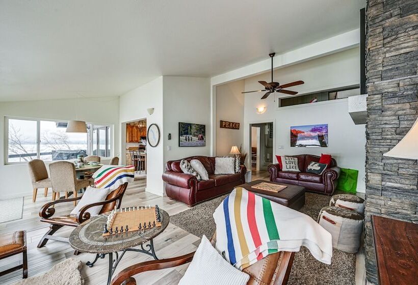 Lakeside Whitefish Cottage W/ Private Hot Tub!