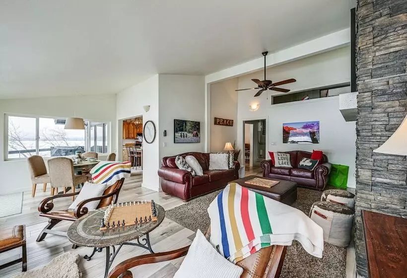 Lakeside Whitefish Cottage W/ Private Hot Tub!