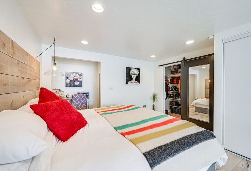 Lakeside Whitefish Cottage W/ Private Hot Tub!