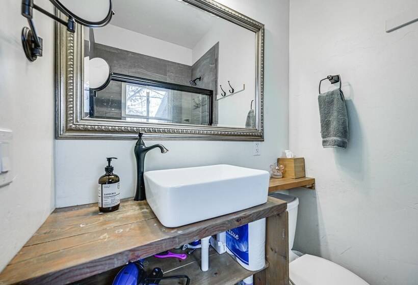 Lakeside Whitefish Cottage W/ Private Hot Tub!