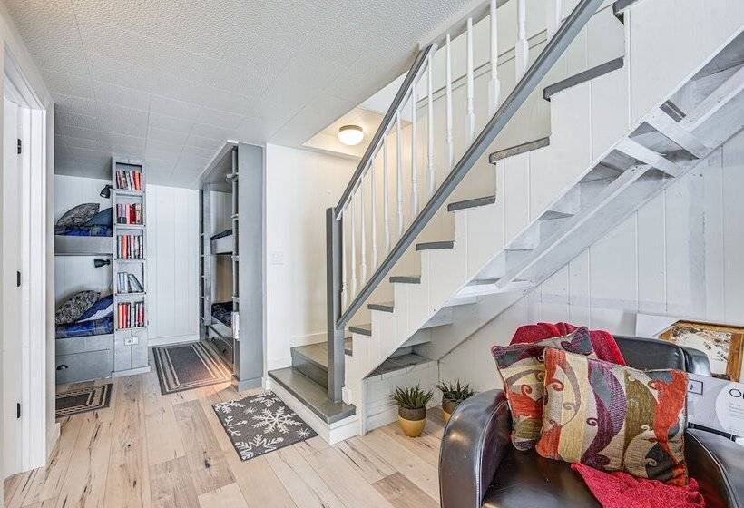 Lakeside Whitefish Cottage W/ Private Hot Tub!