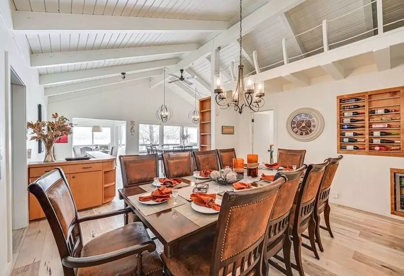 Lakeside Whitefish Cottage W/ Private Hot Tub!