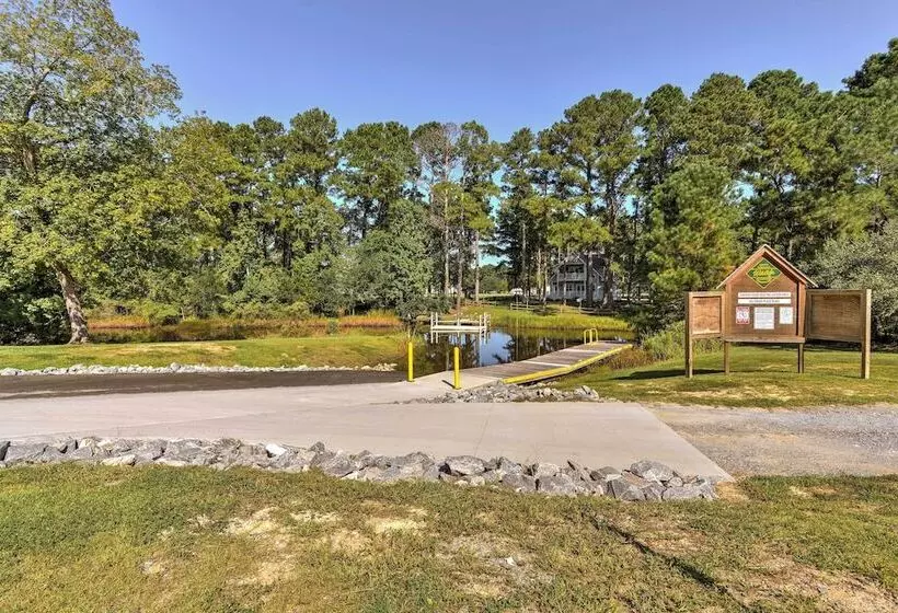 Oriental House On 1 Acre W/ Wraparound Porch!