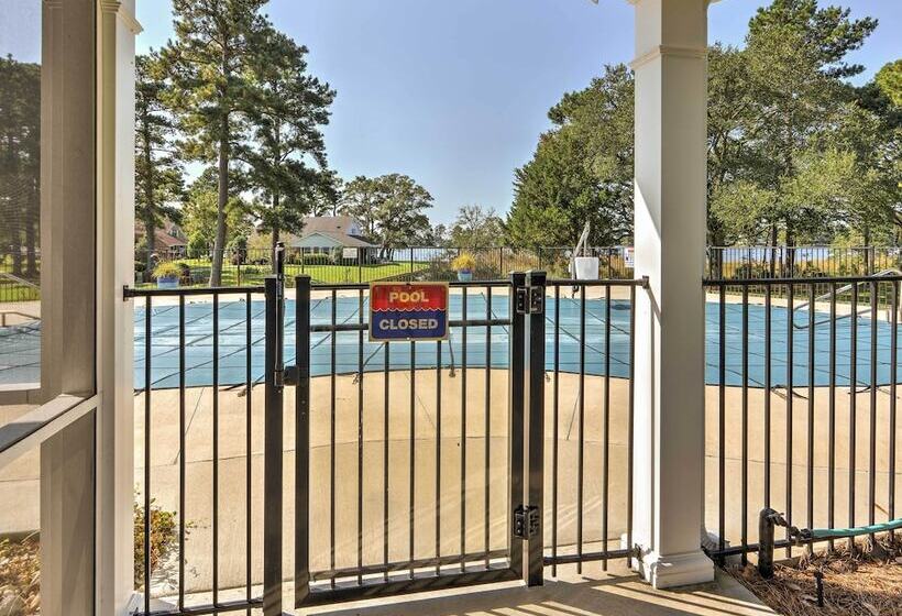 Oriental House On 1 Acre W/ Wraparound Porch!