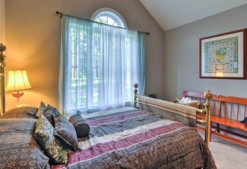 Oriental House On 1 Acre W/ Wraparound Porch!