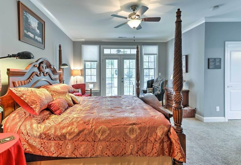 Oriental House On 1 Acre W/ Wraparound Porch!