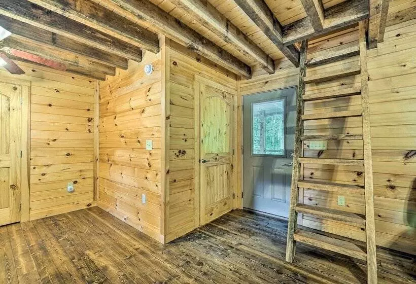 Peaceful Decatur Cabin W/ Grill & Fire Pit!