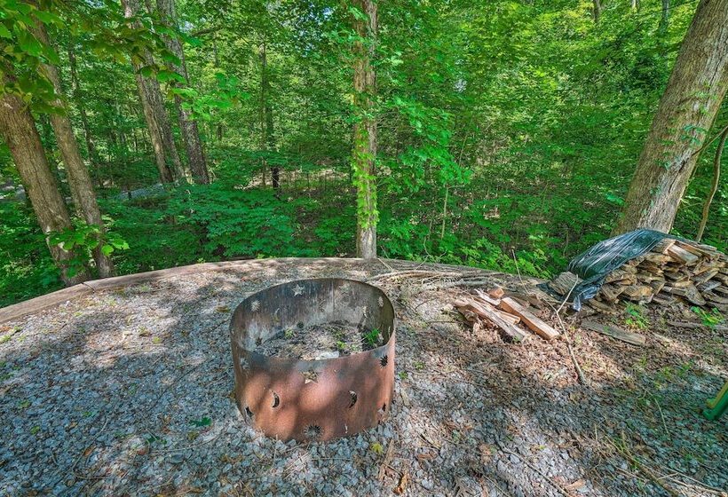 Peaceful Decatur Cabin W/ Grill & Fire Pit!