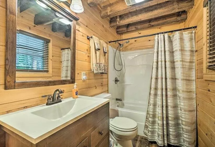 Peaceful Decatur Cabin W/ Grill & Fire Pit!