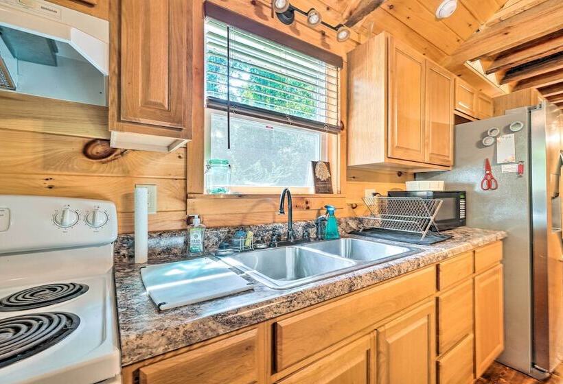 Peaceful Decatur Cabin W/ Grill & Fire Pit!