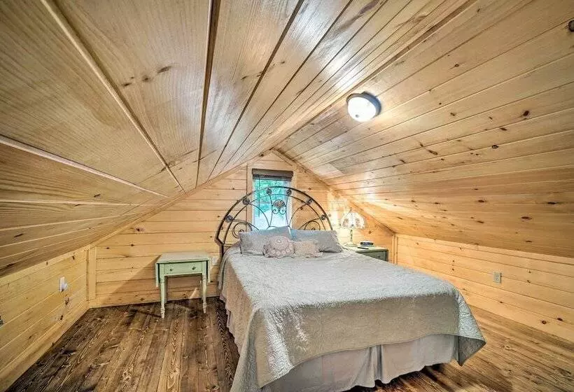 Peaceful Decatur Cabin W/ Grill & Fire Pit!