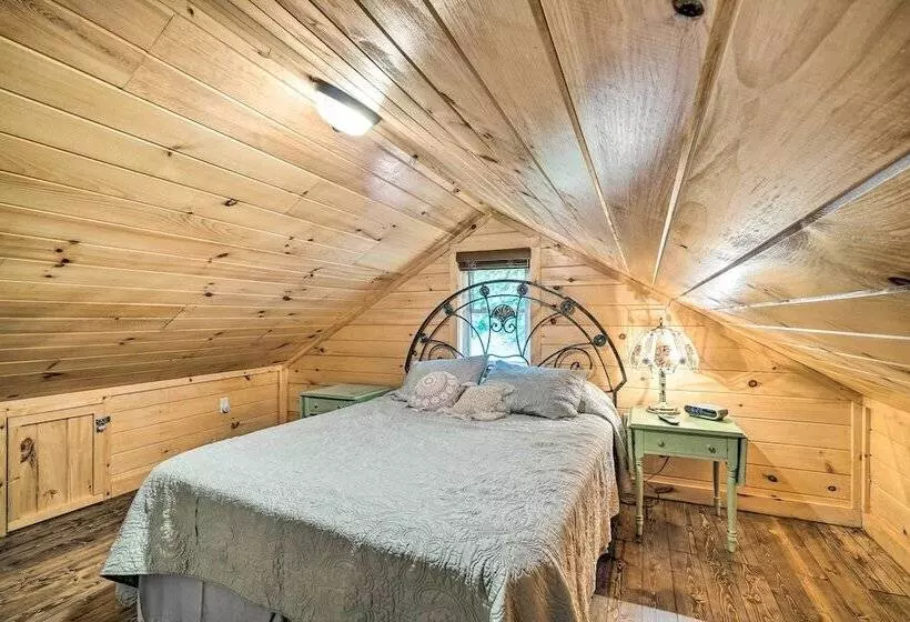 Peaceful Decatur Cabin W/ Grill & Fire Pit!