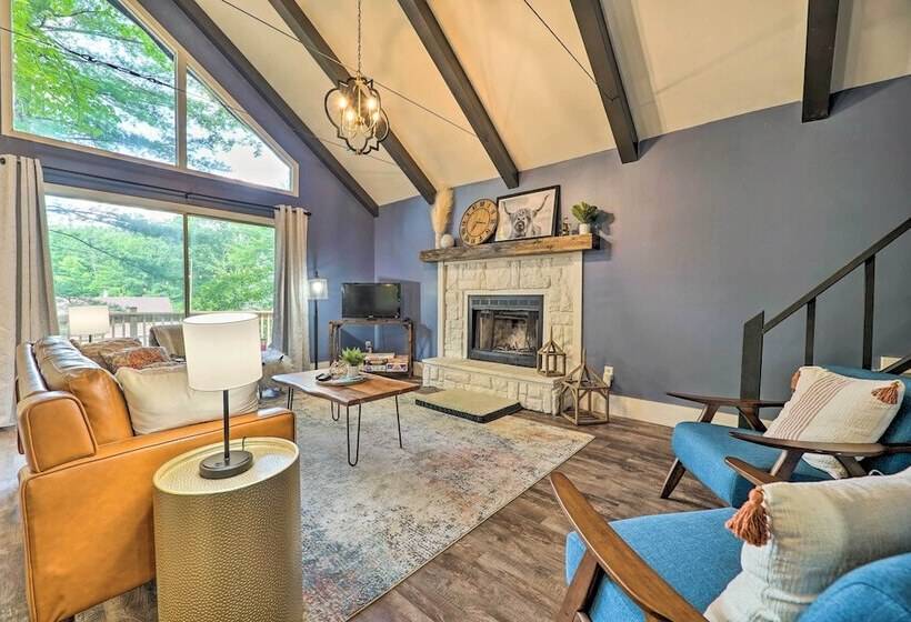Pet Friendly Stanwood Sanctuary W/ Fire Pit!