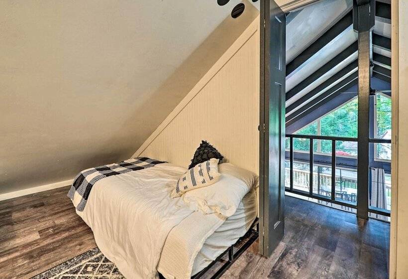 Pet Friendly Stanwood Sanctuary W/ Fire Pit!