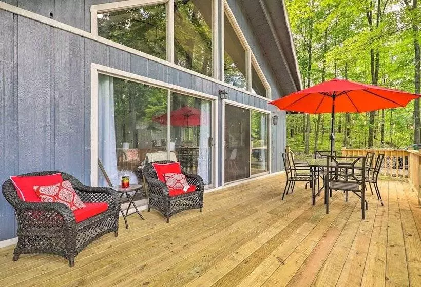 Pet Friendly Stanwood Sanctuary W/ Fire Pit!