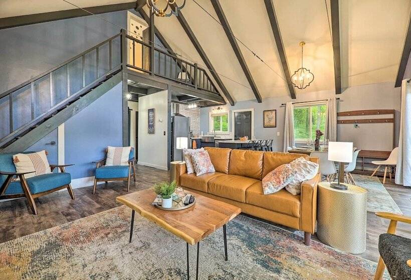 Pet Friendly Stanwood Sanctuary W/ Fire Pit!