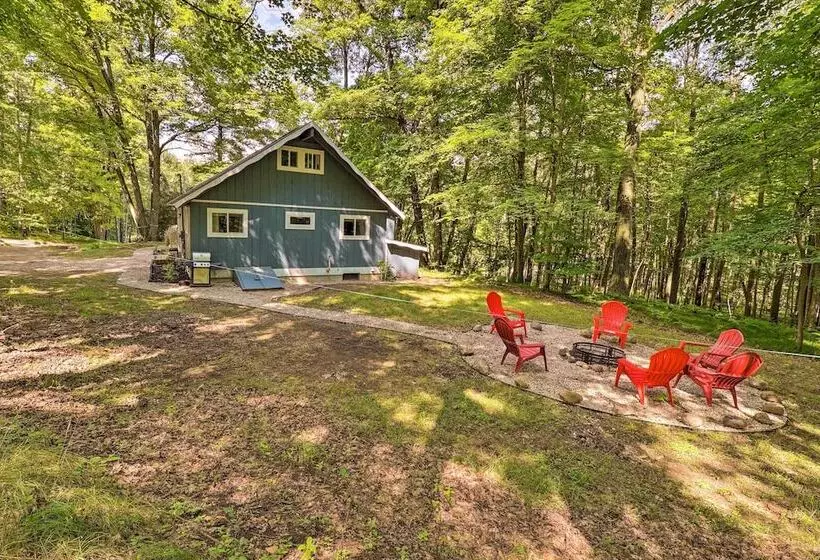 Pet Friendly Stanwood Sanctuary W/ Fire Pit!