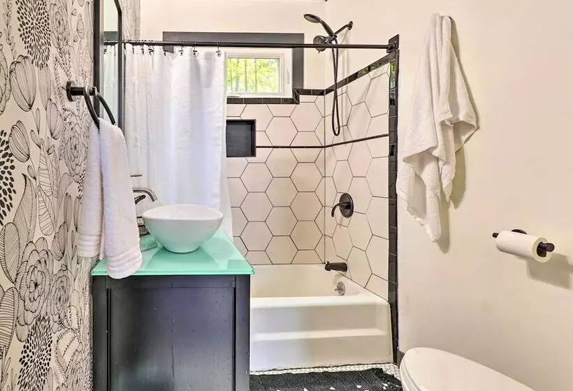 Pet Friendly Stanwood Sanctuary W/ Fire Pit!