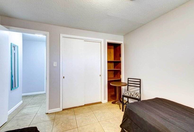 Pet Friendly Youngstown Cottage W/ Yard