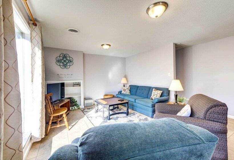 Pet Friendly Youngstown Cottage W/ Yard