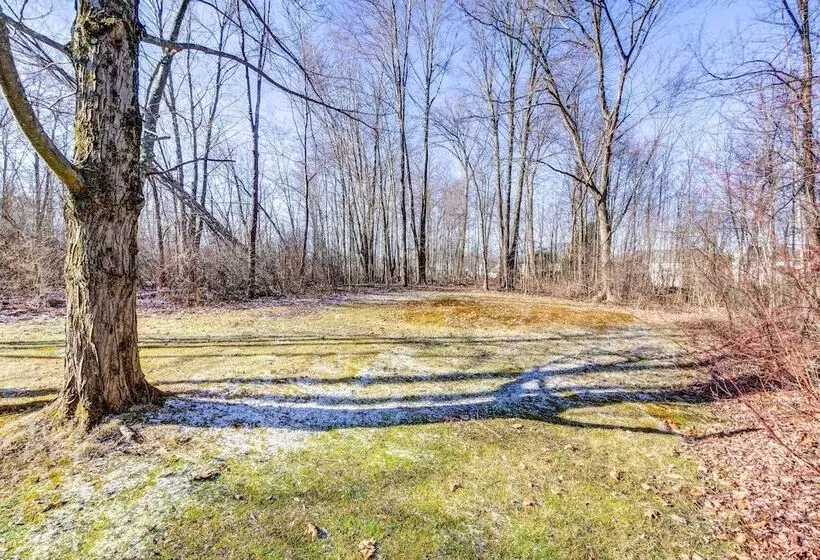 Pet Friendly Youngstown Cottage W/ Yard