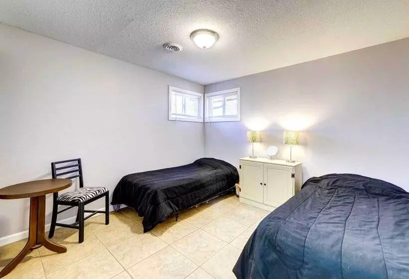 Pet Friendly Youngstown Cottage W/ Yard