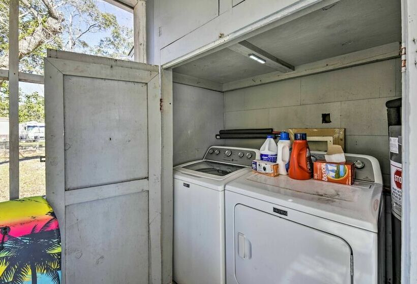 Retro Bay Cottage Near Destin, Dog Friendly!