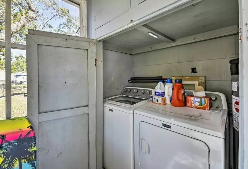 Retro Bay Cottage Near Destin, Dog Friendly!