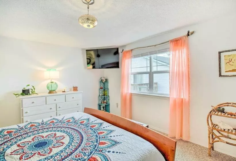 Rockaway Beach Vacation Rental: Walk To Ocean